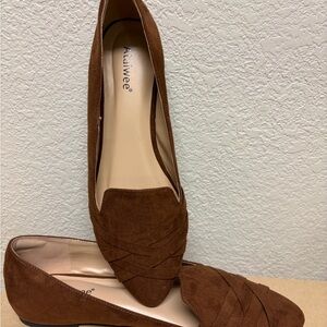 Ataiwee Women's Brown Suede Flats